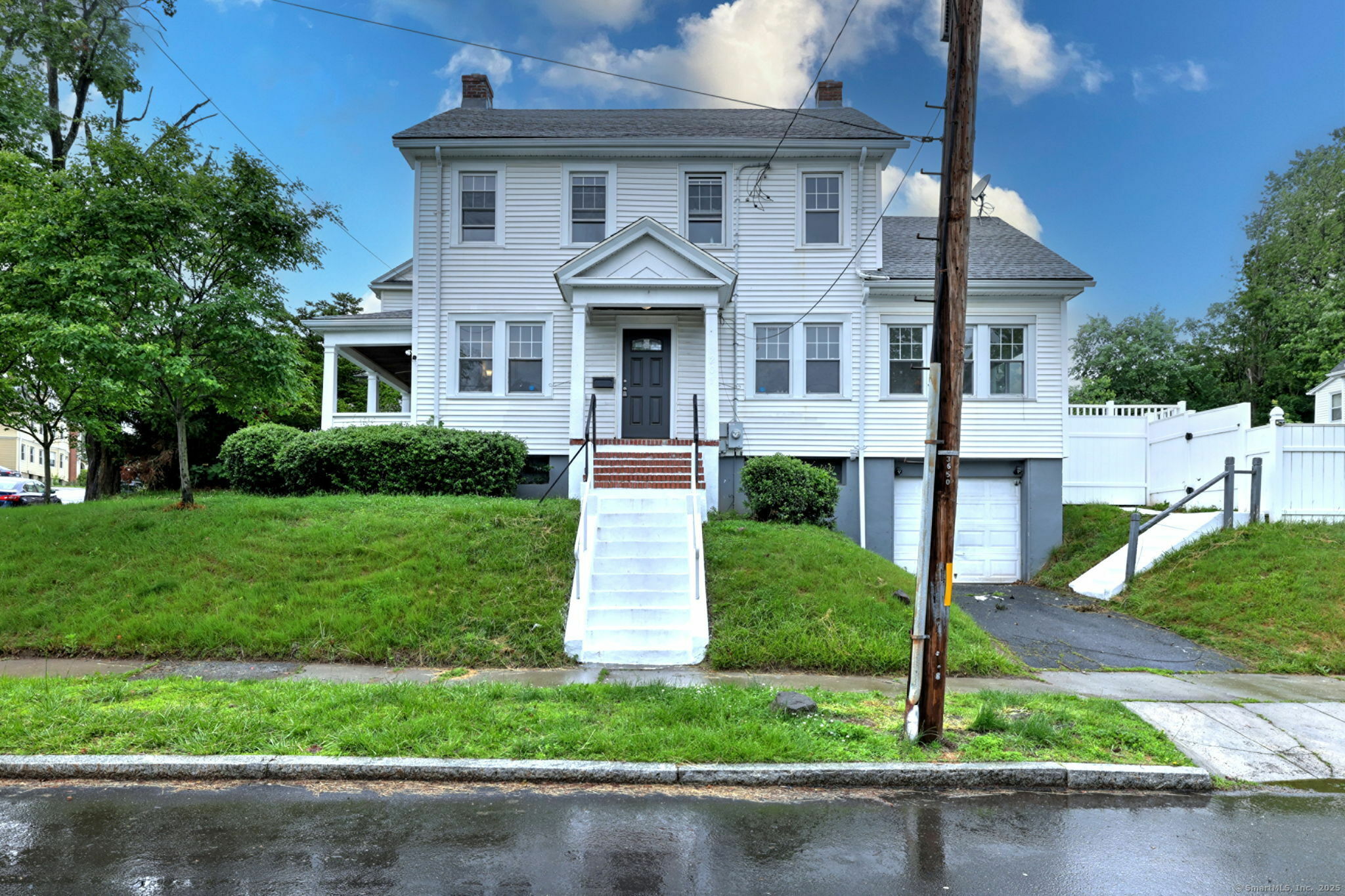 Property Photo: 201 Grandview Terrace CT 06114