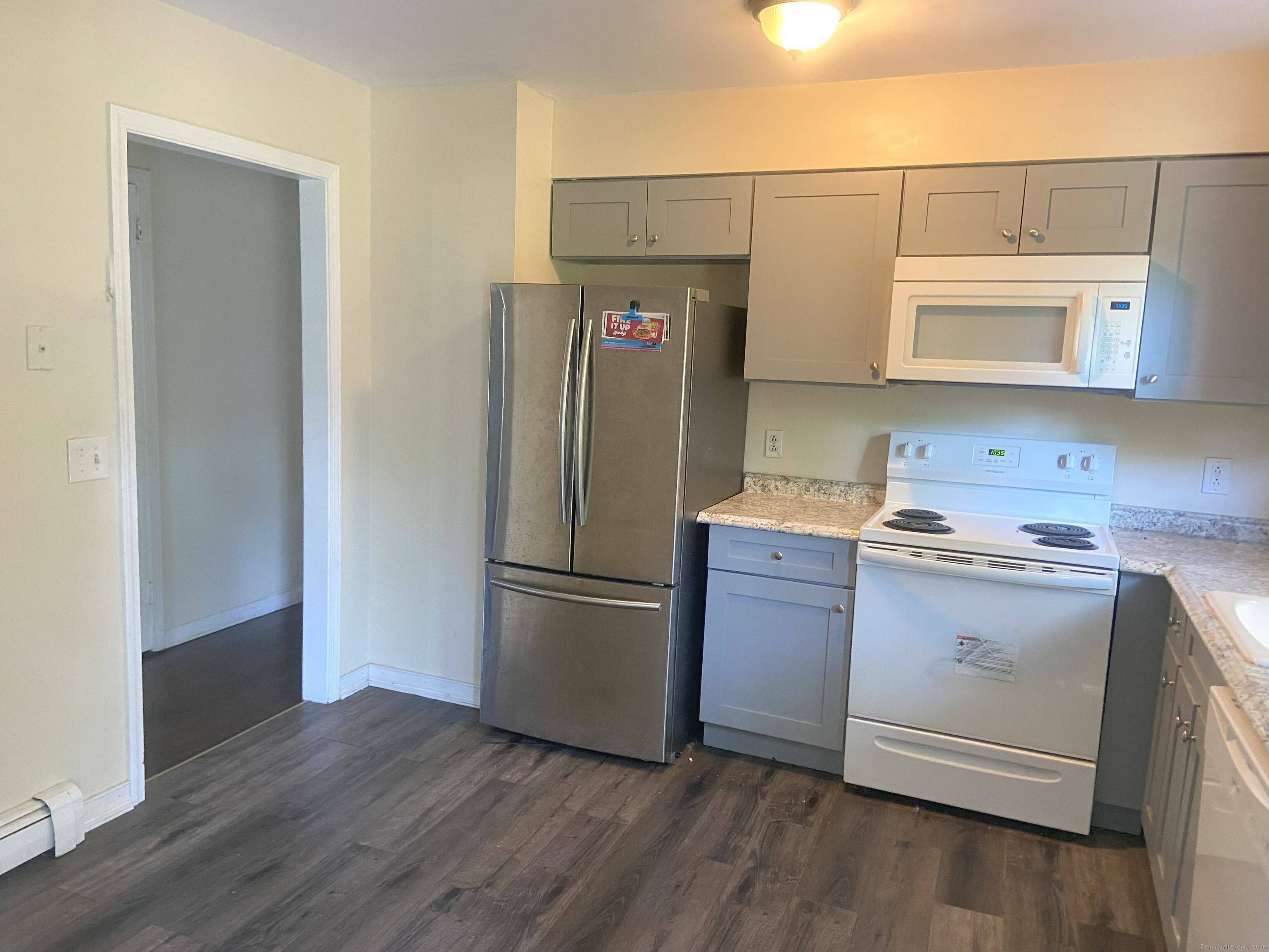 Property Photo:  20 Heritage Place  CT 06606 