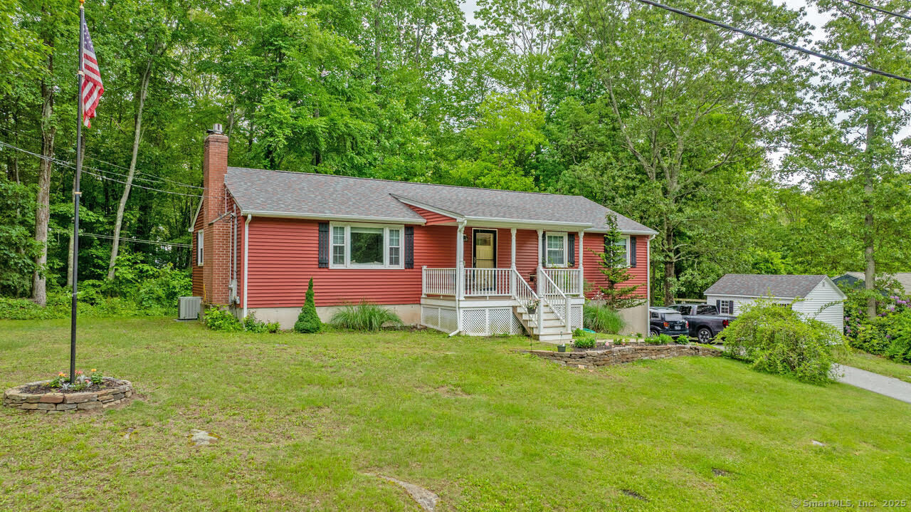 Property Photo:  20 Raymond Road  CT 06424 