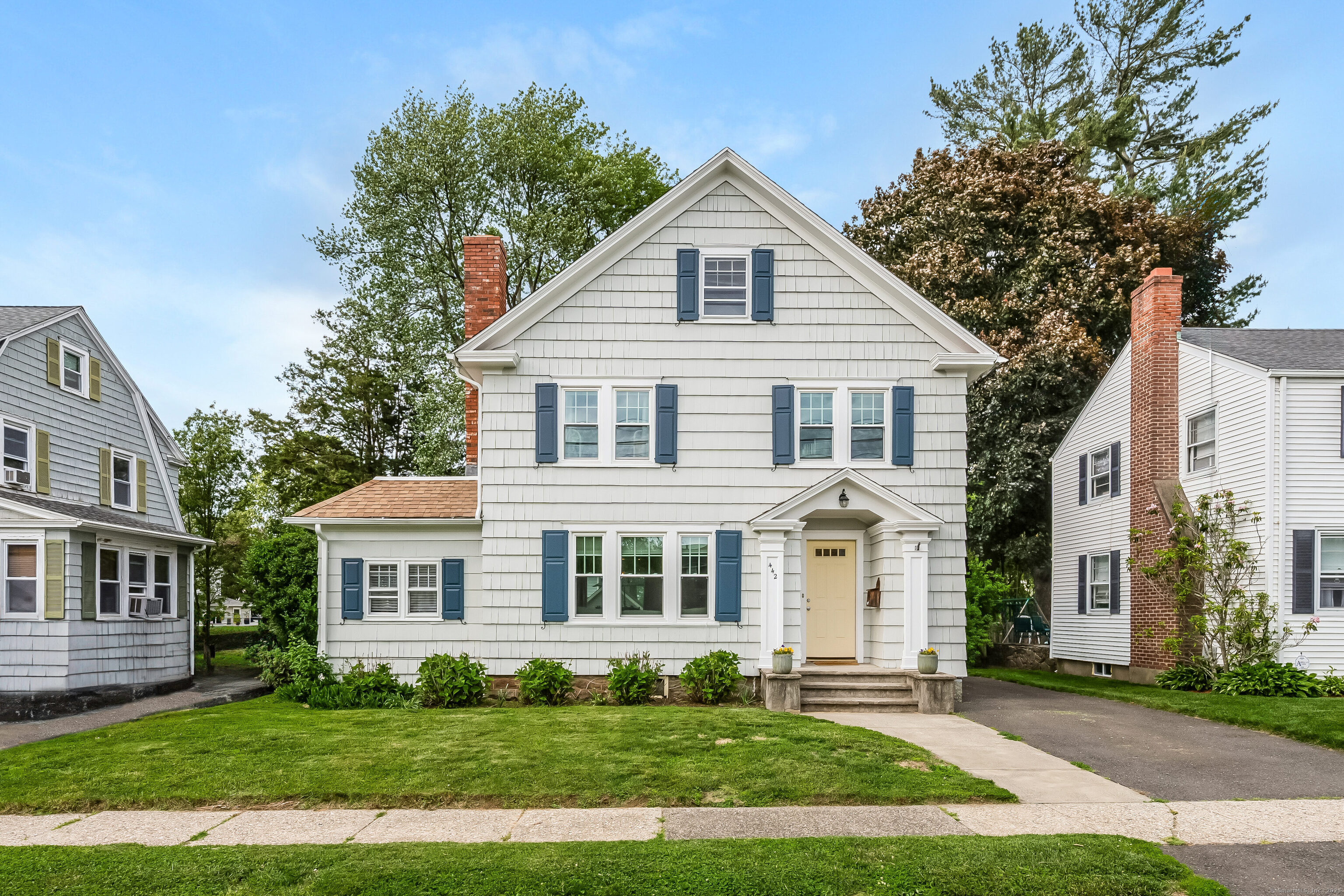 Property Photo: 442 Woodstock Avenue CT 06614