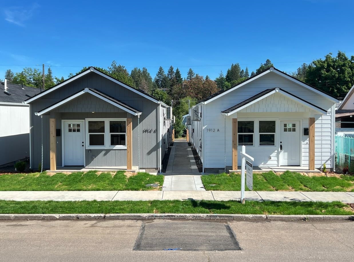 Property Photo: 1912 W Buckeye Ave WA 99205