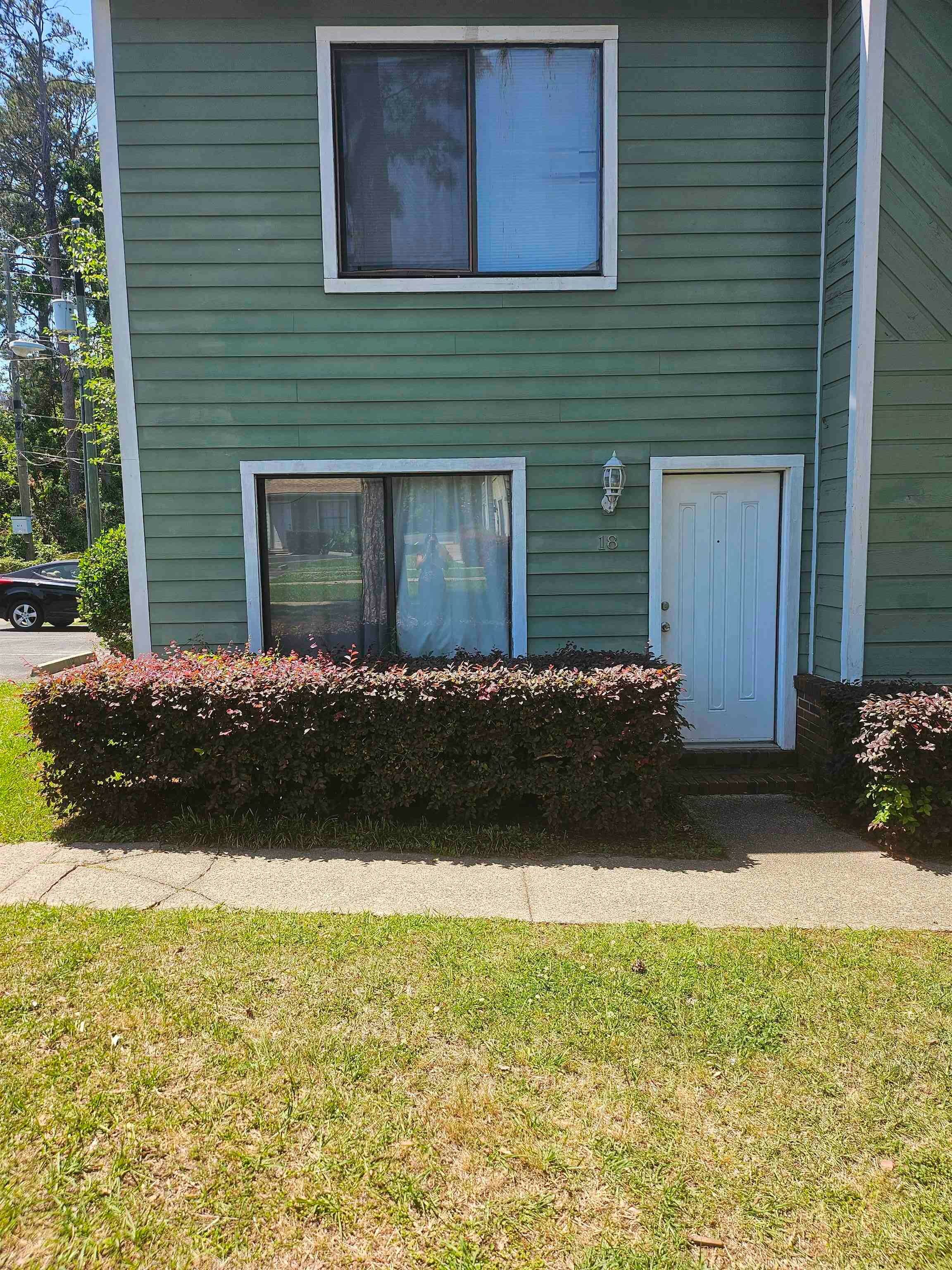 Property Photo: 301 S Lipona Road FL 32304