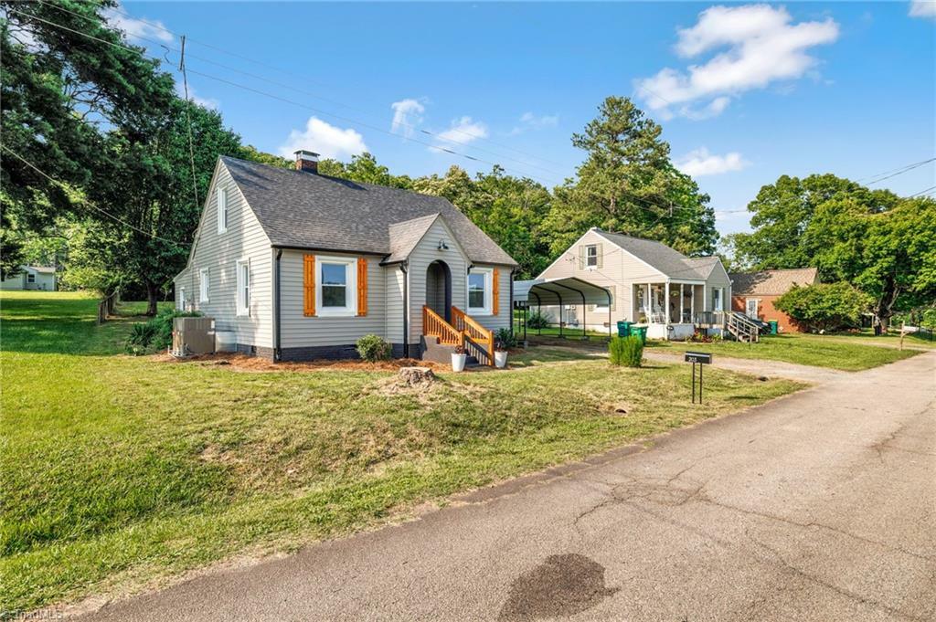 Property Photo: 203 Thomas Street NC 27048