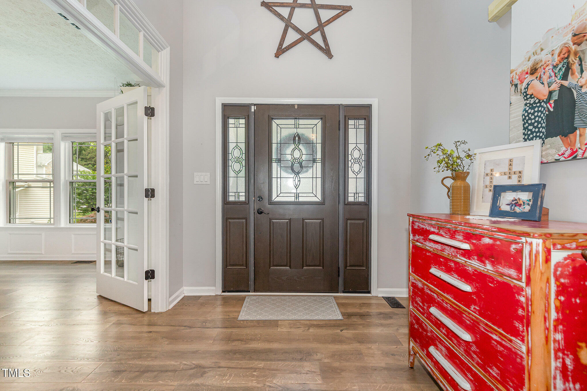 Property Photo: 1003 Burnt Hickory Court NC 27502