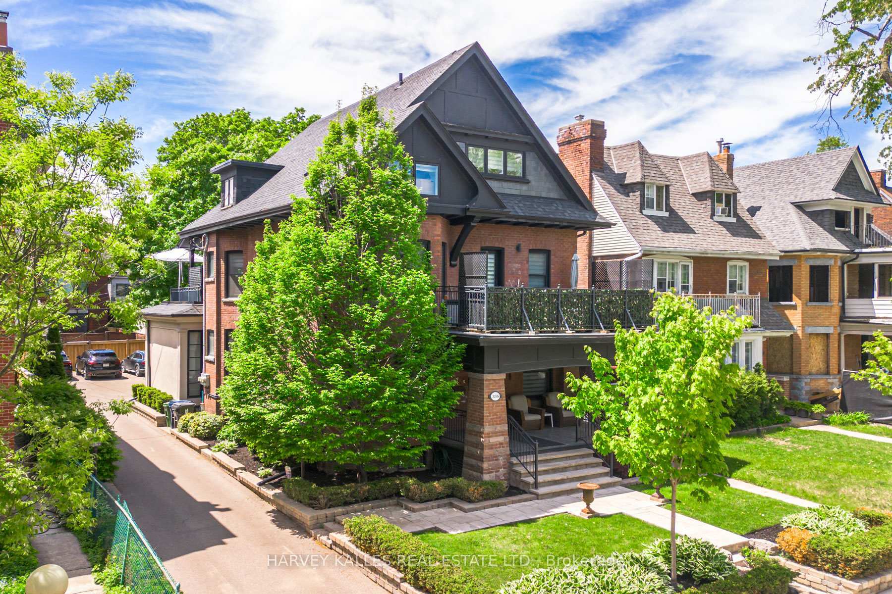 Property Photo: 386 Palmerston Boulevard ON M6G 2N6