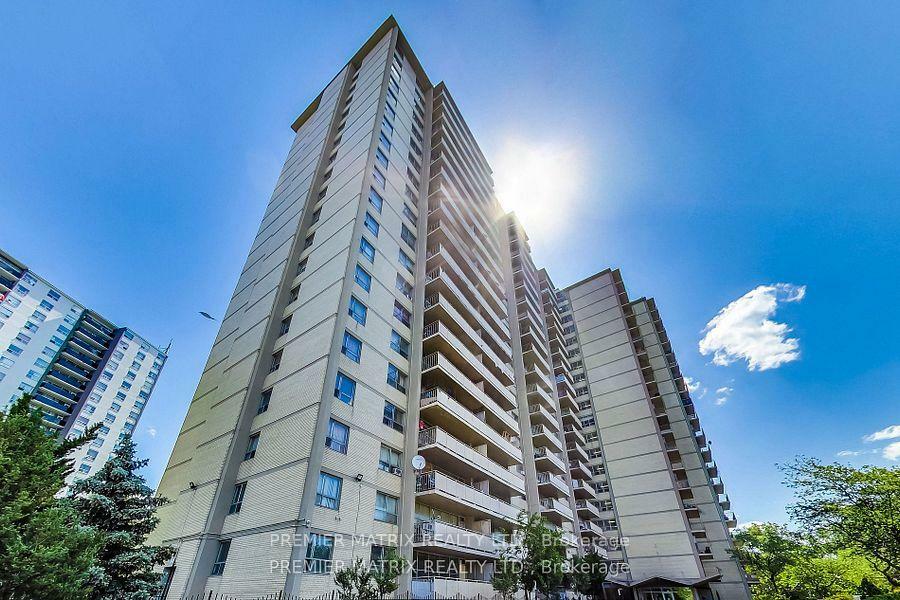 Property Photo: 65 Thorncliffe Park Drive 1404 ON M4H 1L2