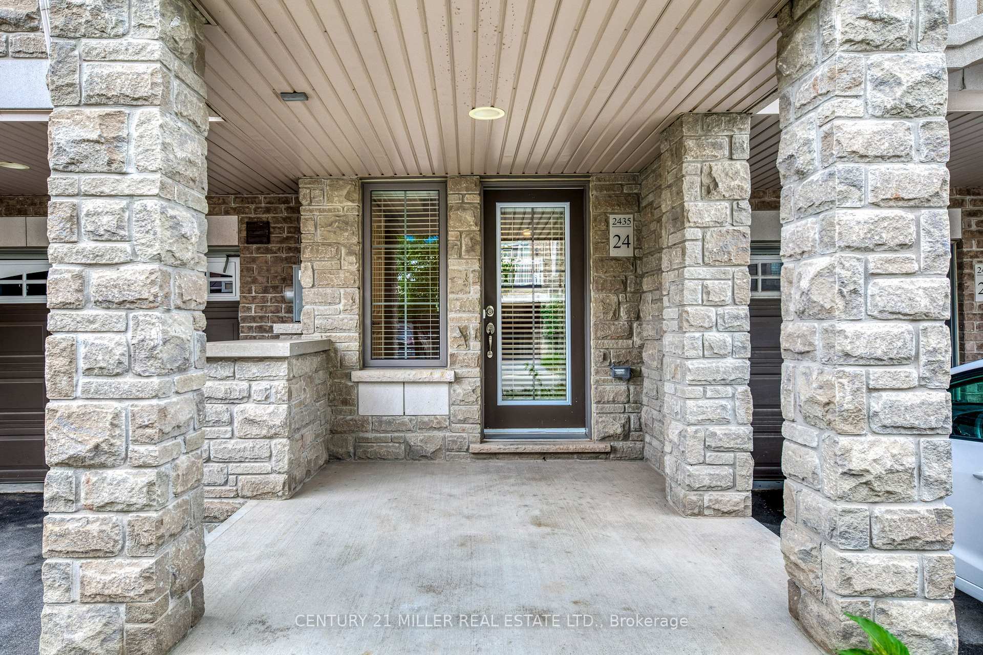 Photo de la propriété: 2435 Greenwich Drive 24 ON L6M 0S4