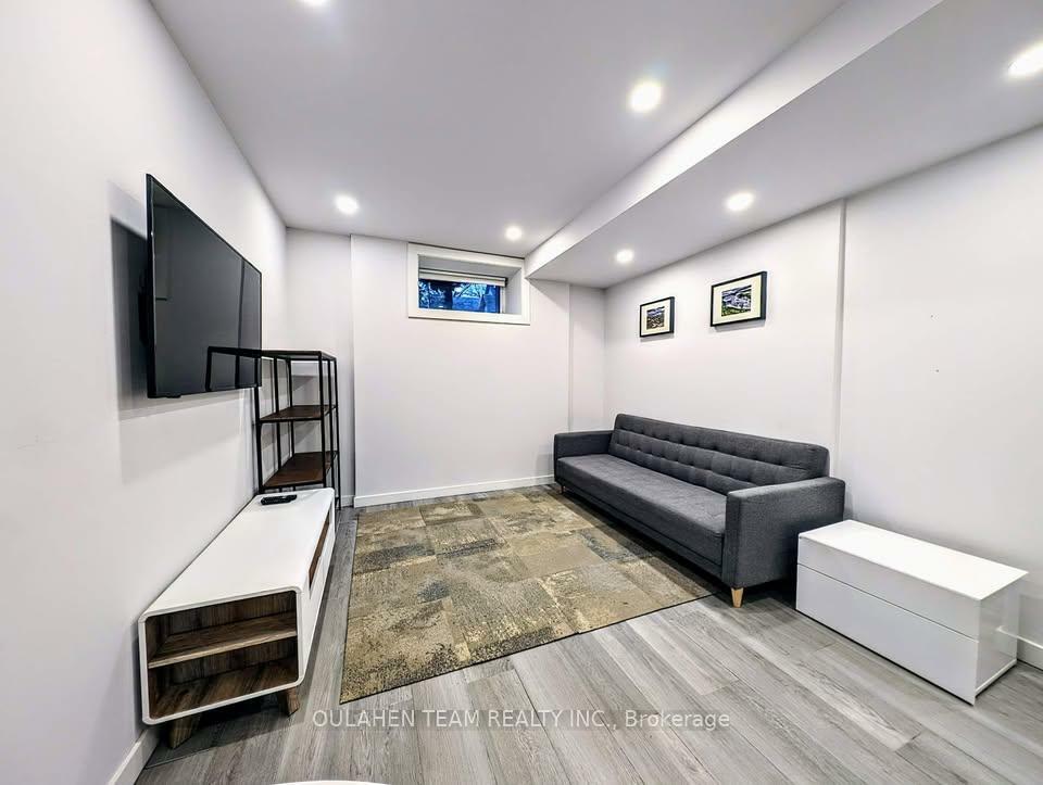 Property Photo: 12 Duggan Avenue ON M4V 1Y2