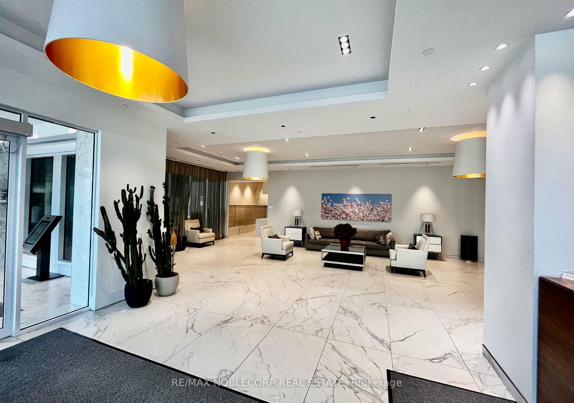 Property Photo: 1926 Lakeshore Boulevard W 2006 ON M6S 1A1