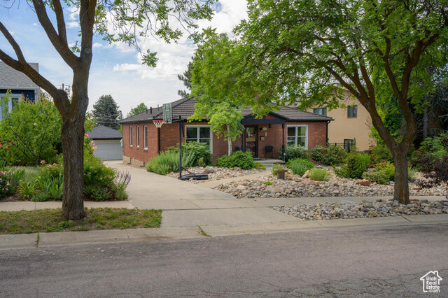2366 E Logan Way  Salt Lake City UT 84108 photo
