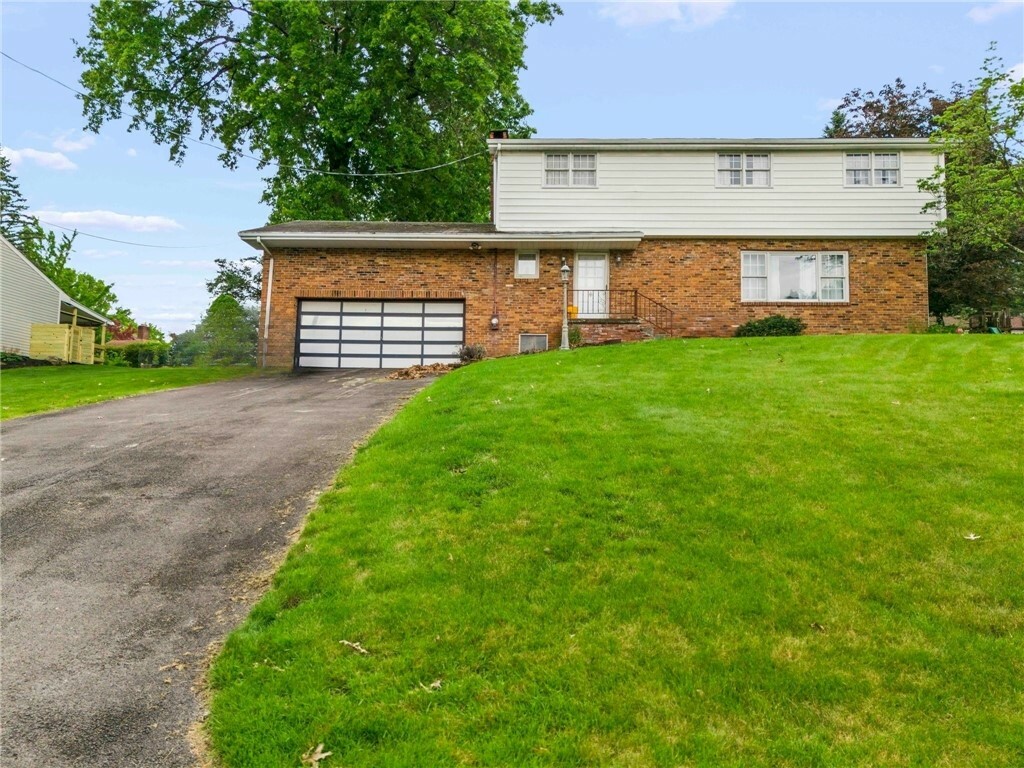 Property Photo: 48 Green Crescent Dr PA 15301