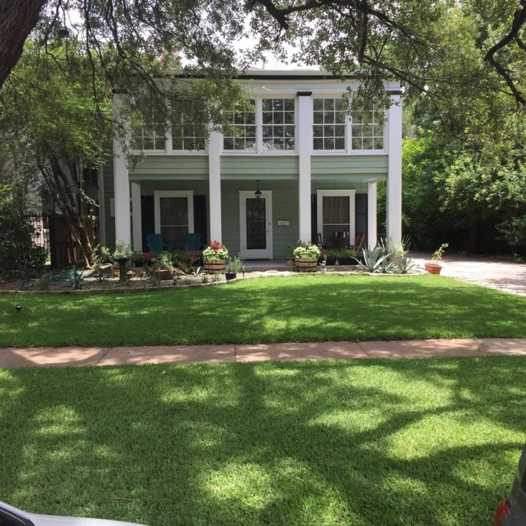 Property Photo: 2403 Jarratt Avenue A TX 78703