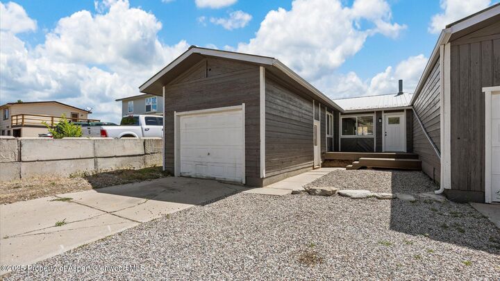 2432 West Avenue  Rifle CO 81650 photo