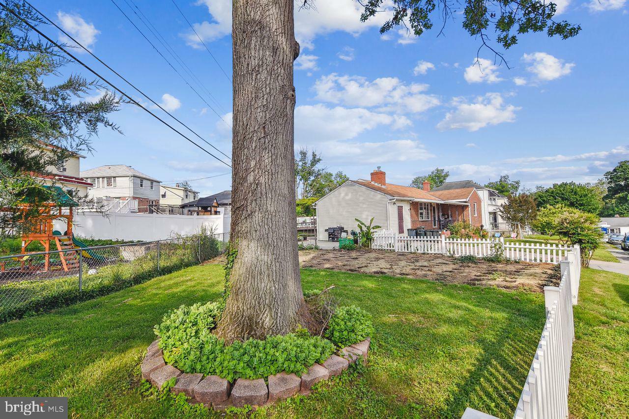 Property Photo: 1103 Vernon Avenue MD 21229