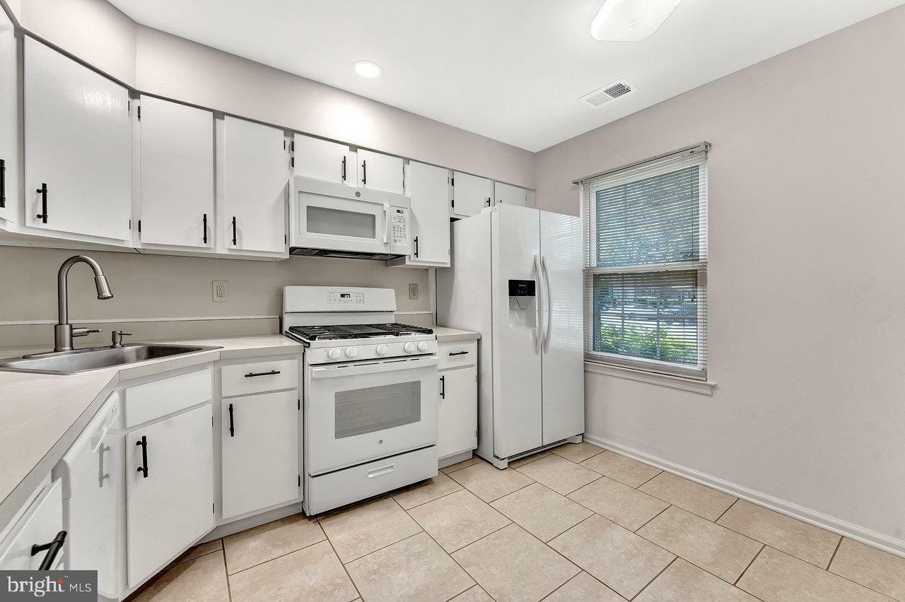 Property Photo: 72 Sycamore Court NJ 08648