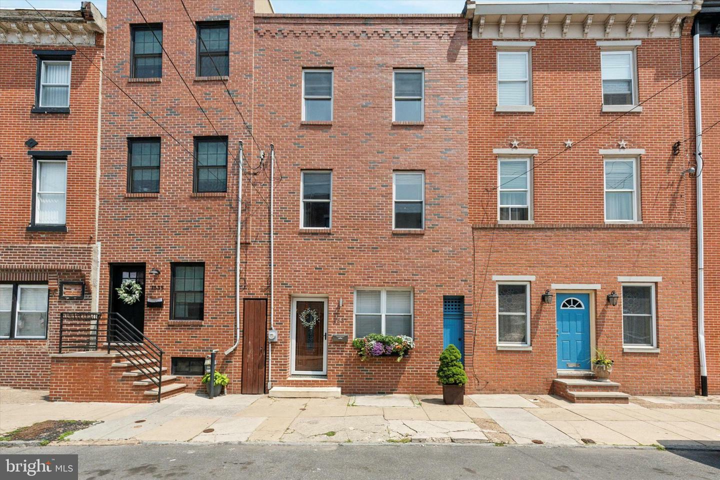 1537 S 2nd Street  Philadelphia PA 19147 photo