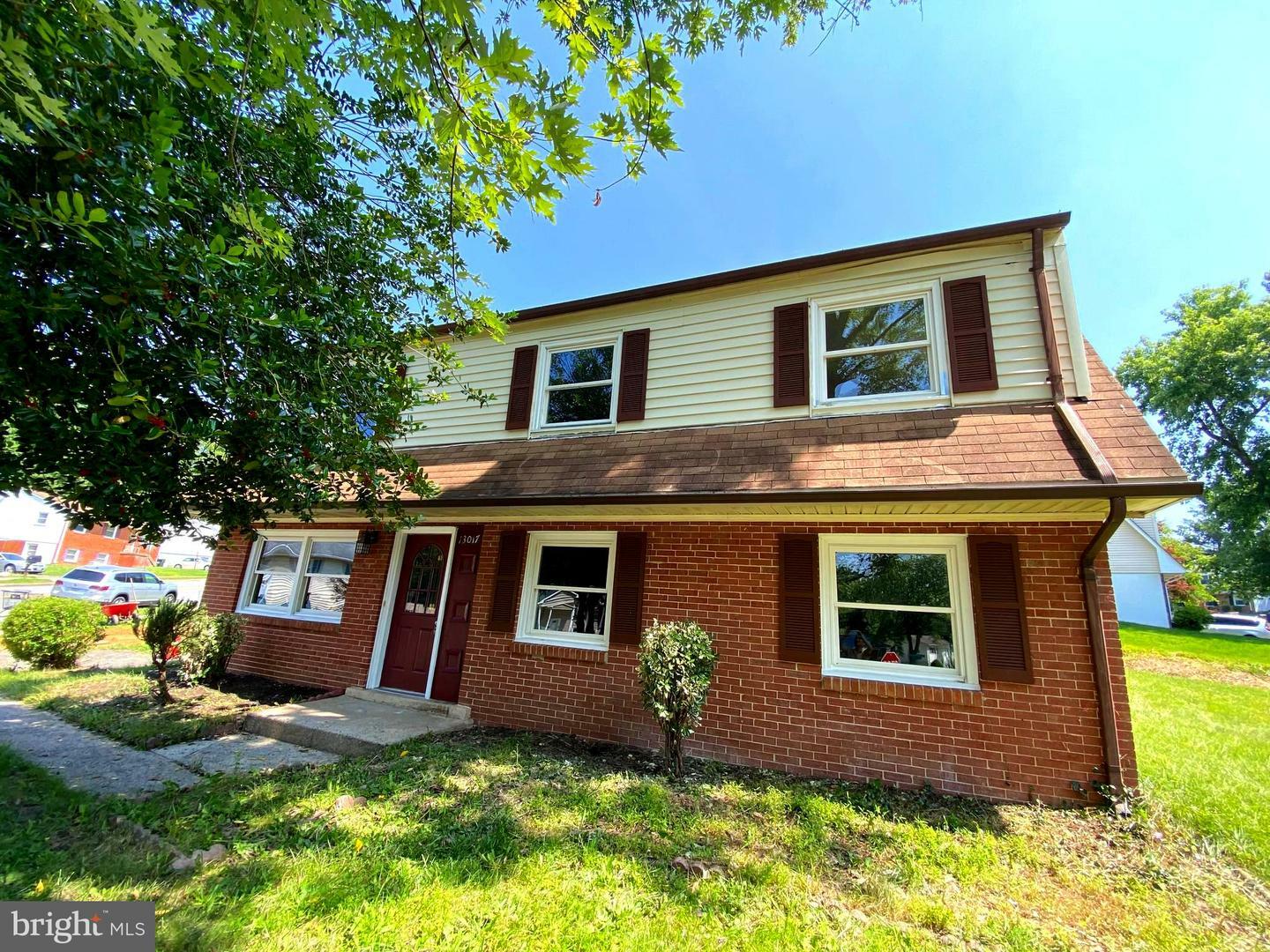 Property Photo: 13017 Kerrydale Road VA 22193
