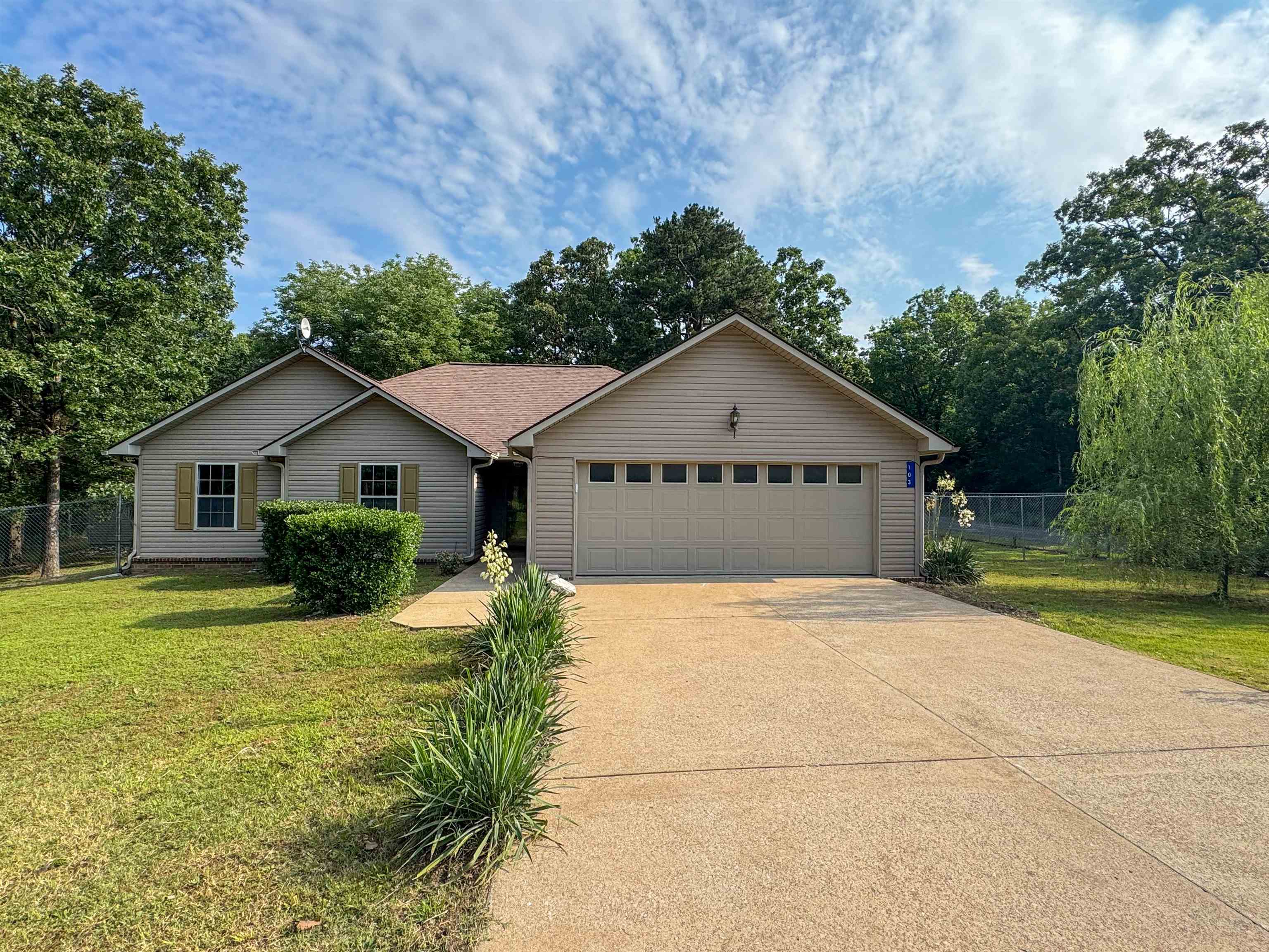 Property Photo: 103 Yasmine Ln AR 72521