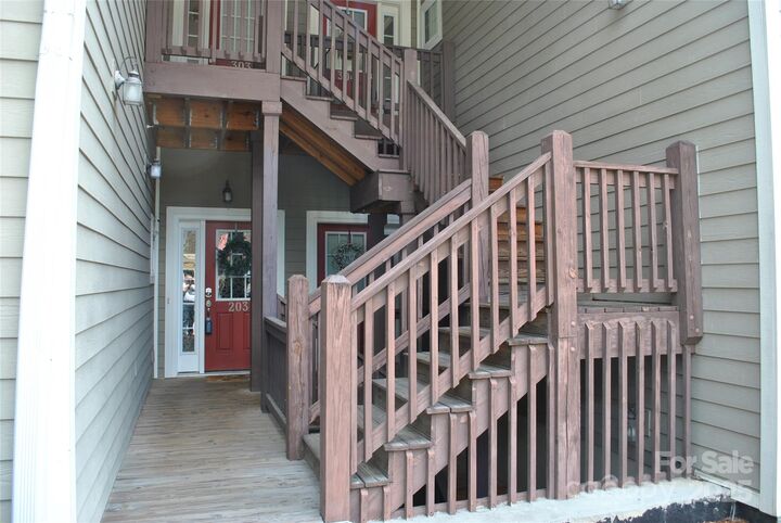 Property Photo: 20 Foxden Drive 203 NC 28732