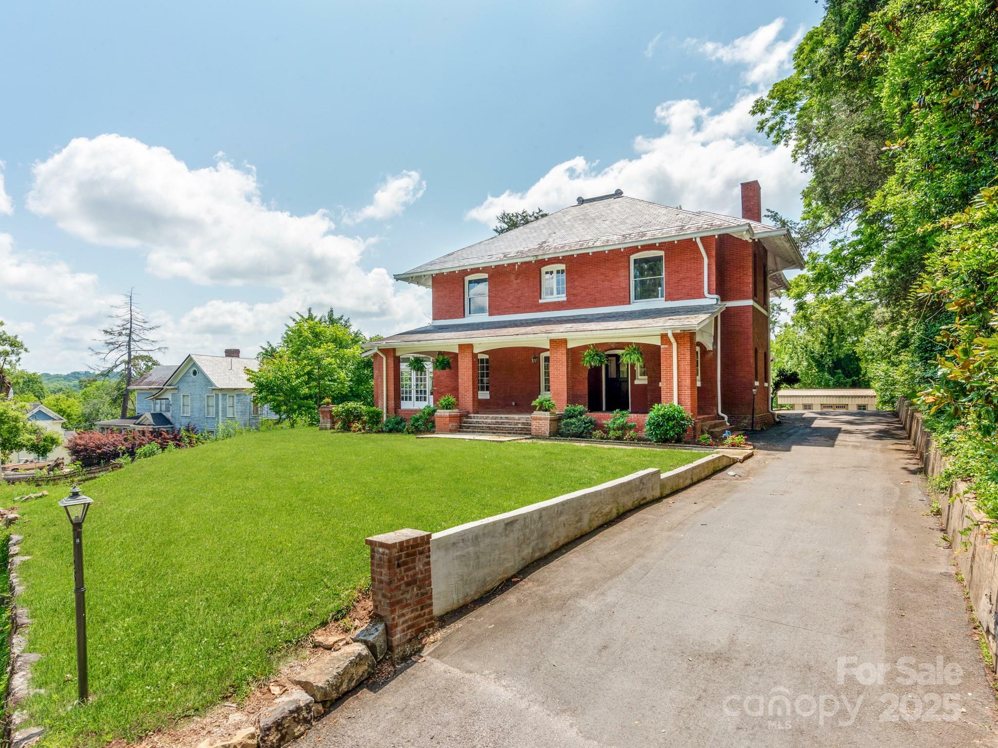 Property Photo: 128 W End Street SC 29706