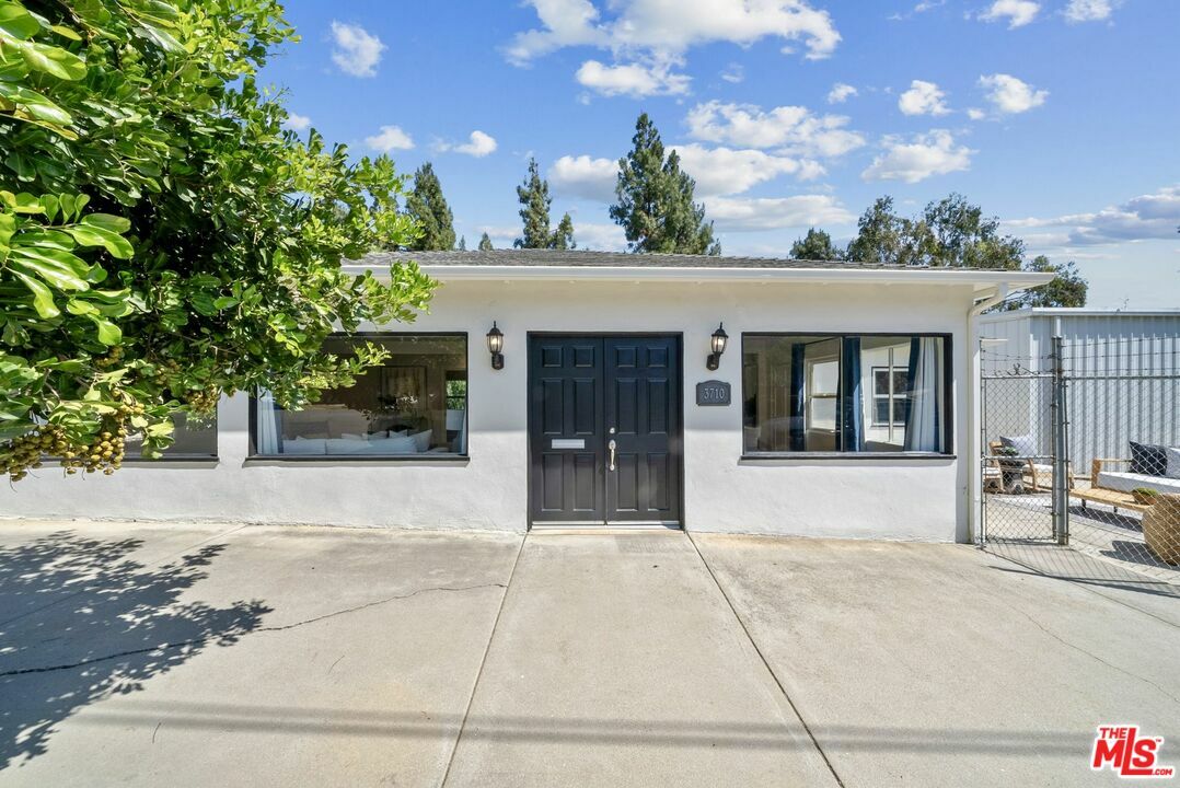 Property Photo: 3710 Fletcher Dr CA 90065