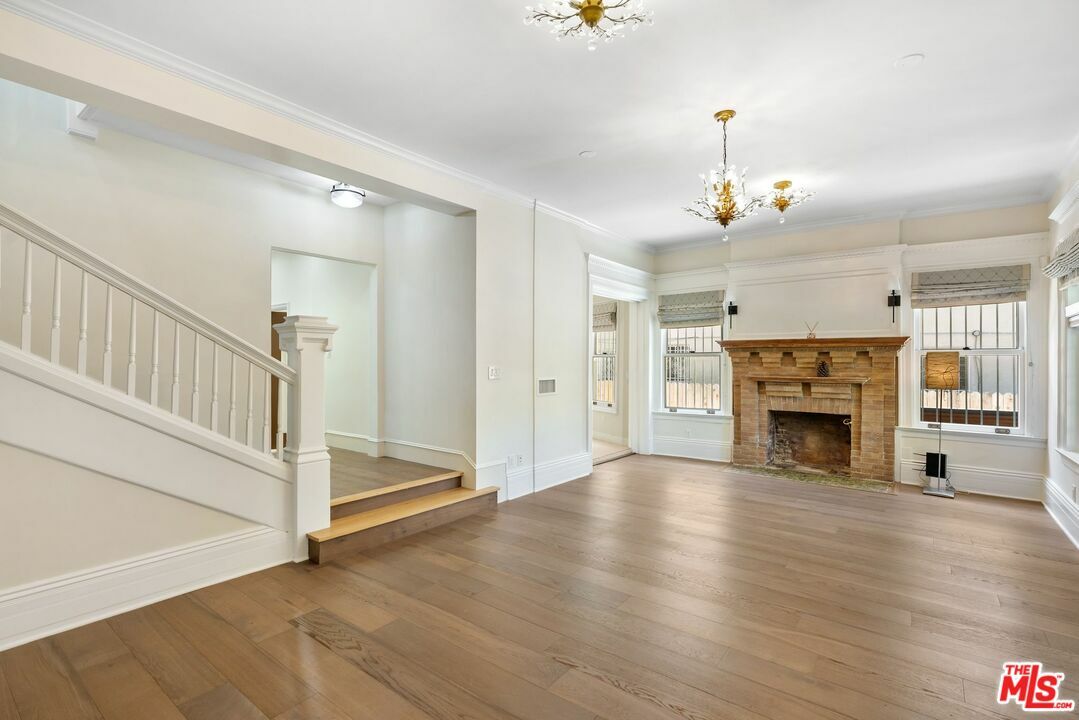 Property Photo: 1810 Westmoreland Blvd CA 90006