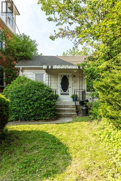 Photo de la propriété:  33 Melbourne Street  ON L8P 2A5 