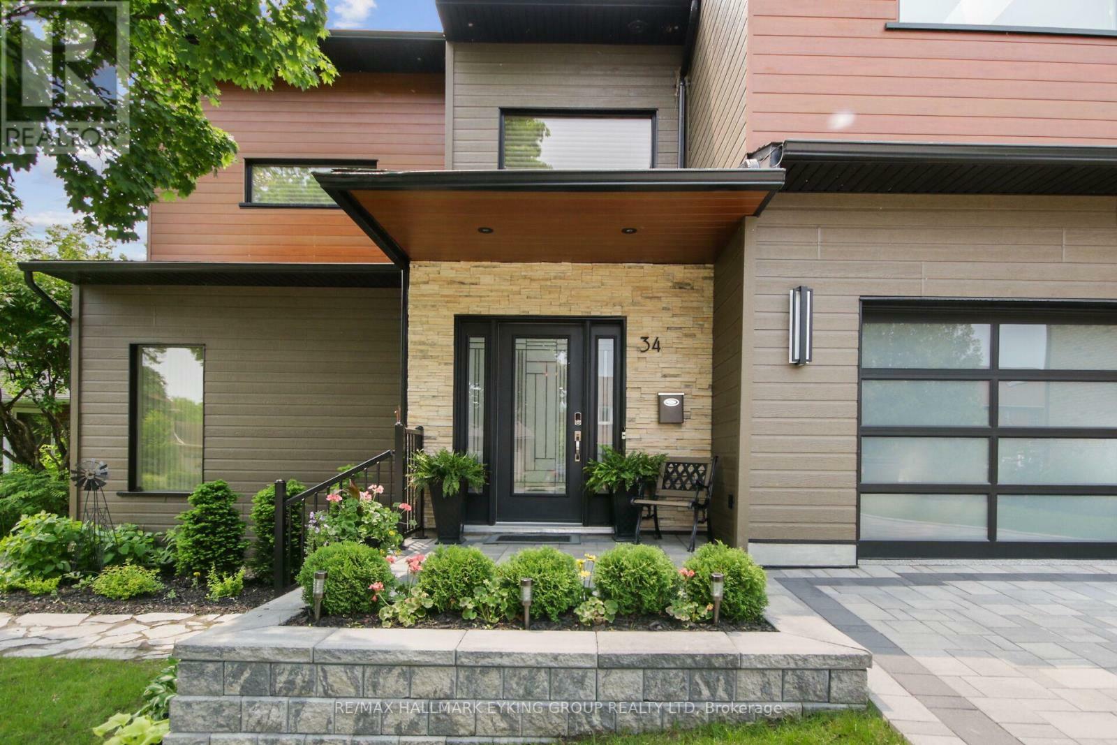 Property Photo: 34 Rideauview Terrace ON K2C 3R9