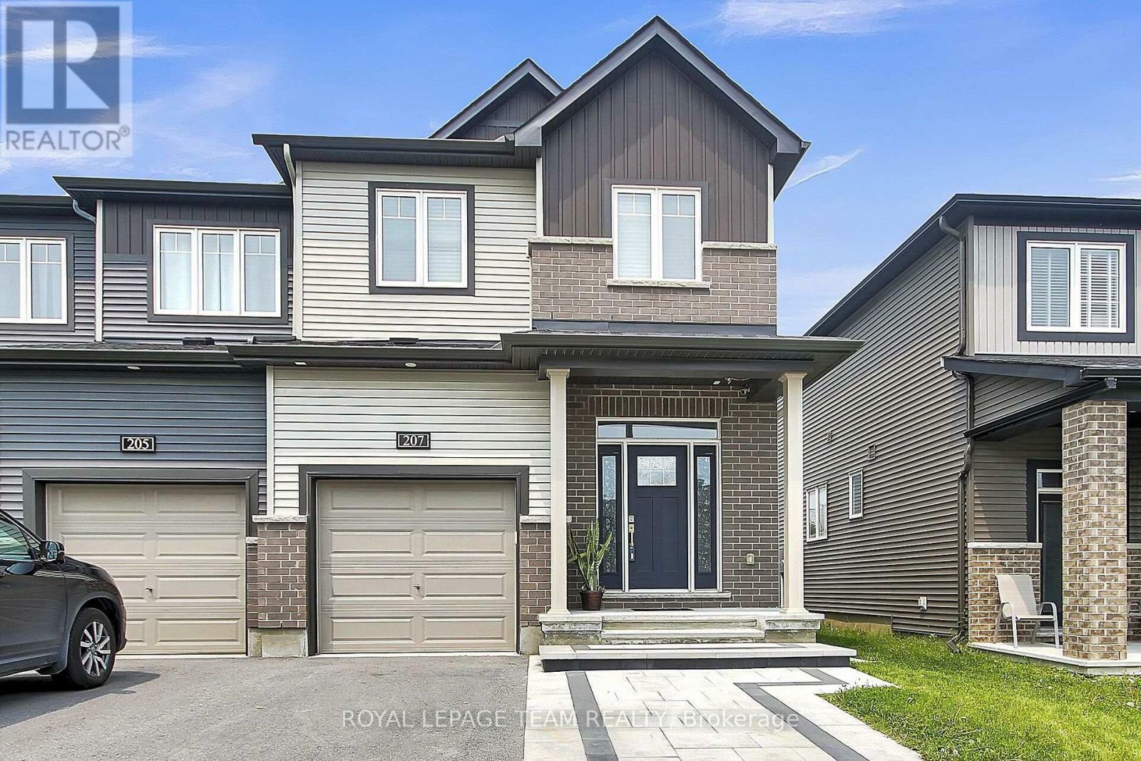 Property Photo: 207 Bending Way ON K2J 6P2
