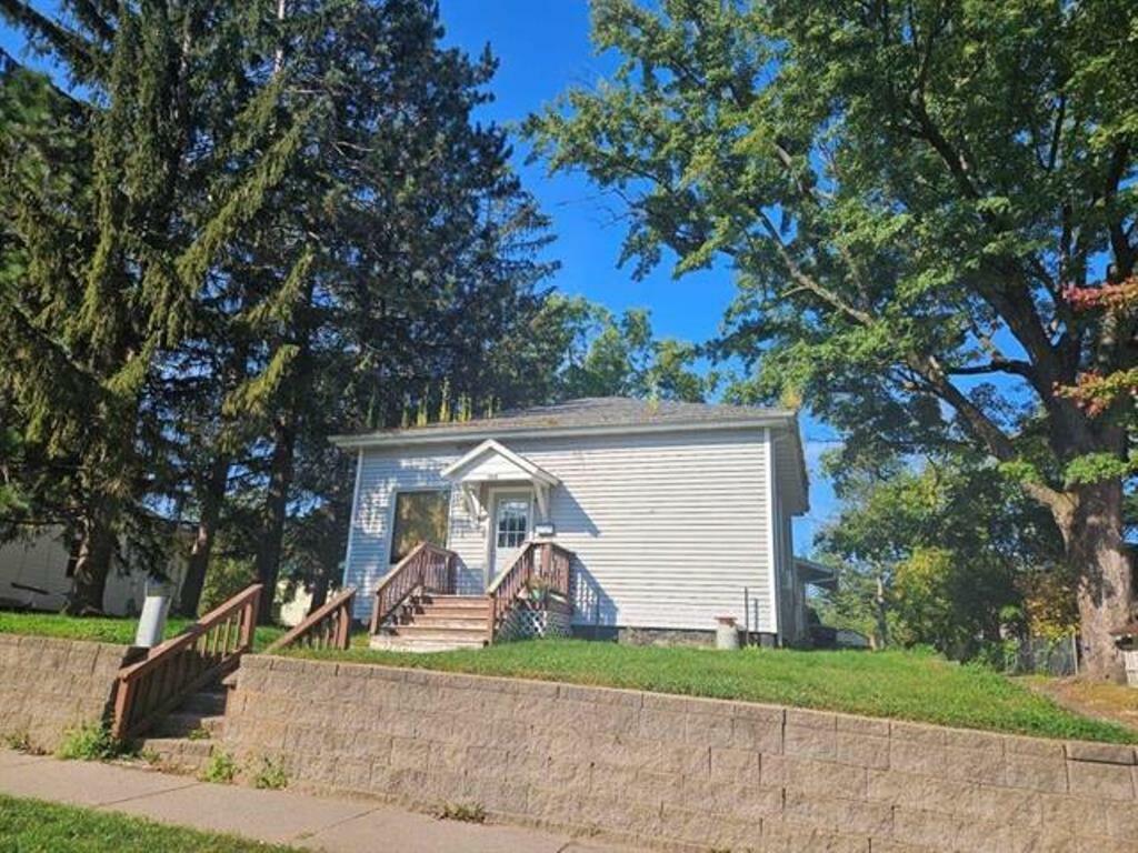 Property Photo: 504 North Cleveland Street WI 54452