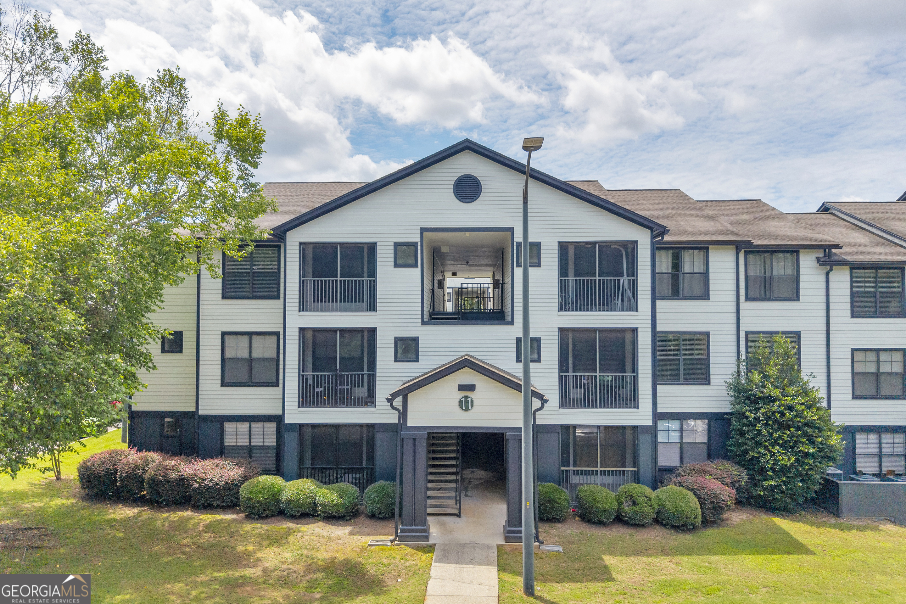 Property Photo: 211 North Avenue 1122 GA 30601