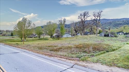 Property Photo:  29021 N Lower Valley Road  CA 93561 