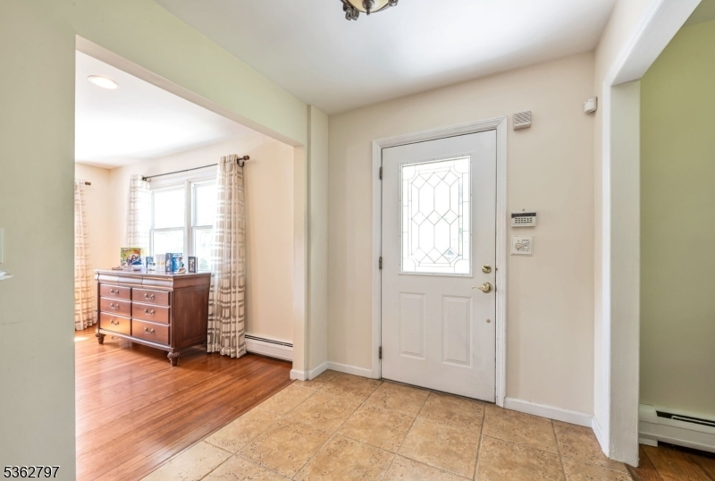 Property Photo:  271 Cedar Hill Ave  NJ 07481 