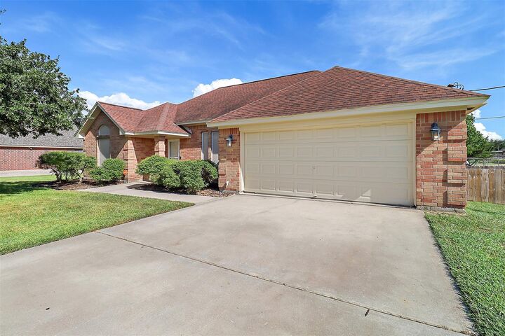 Property Photo: 4614 Joe Patch Road TX 77523