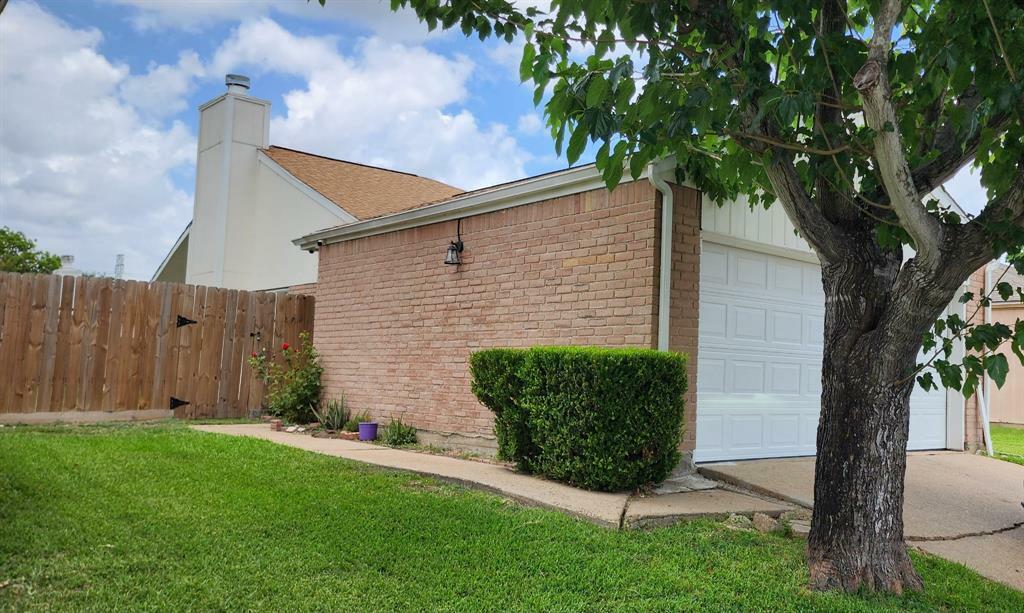 Property Photo: 7406 Camporee Lane TX 77083