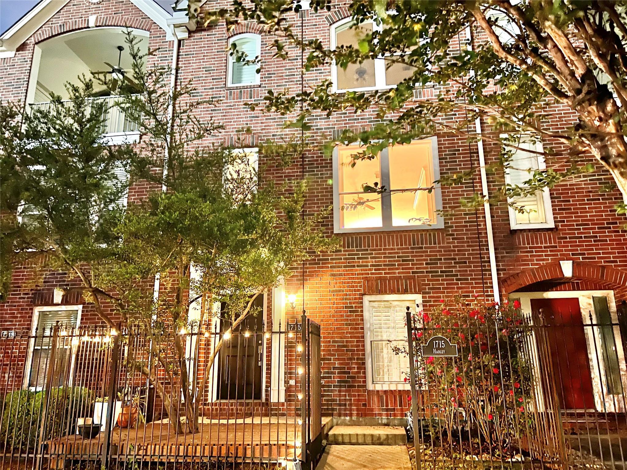 Property Photo:  1715 Hadley Street  TX 77003 