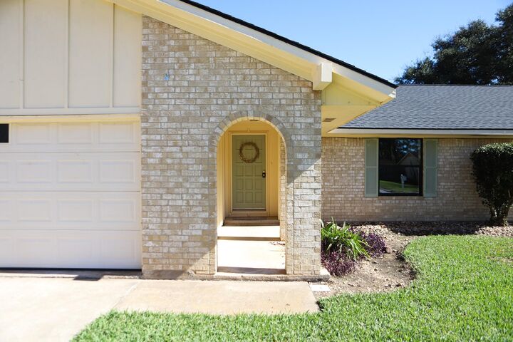 Property Photo:  1803 Hickory Lane  TX 77833 