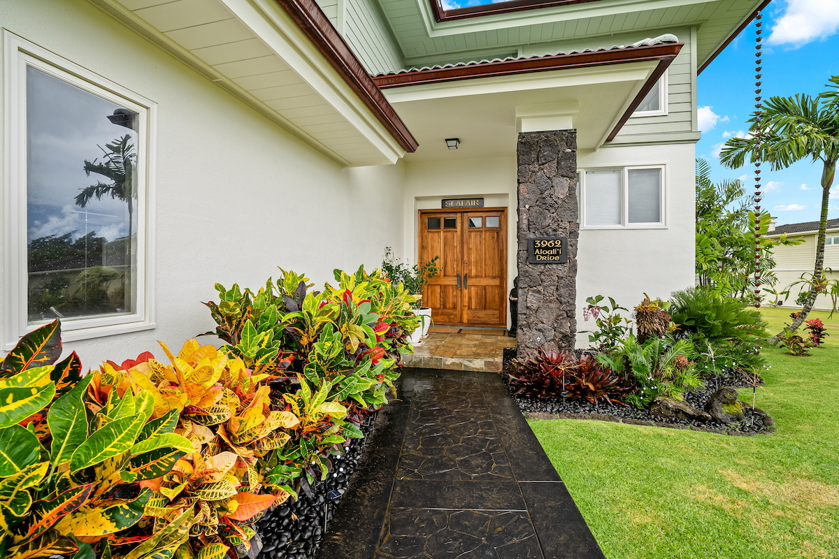 Property Photo: 3962 Aloalii Dr HI 96722