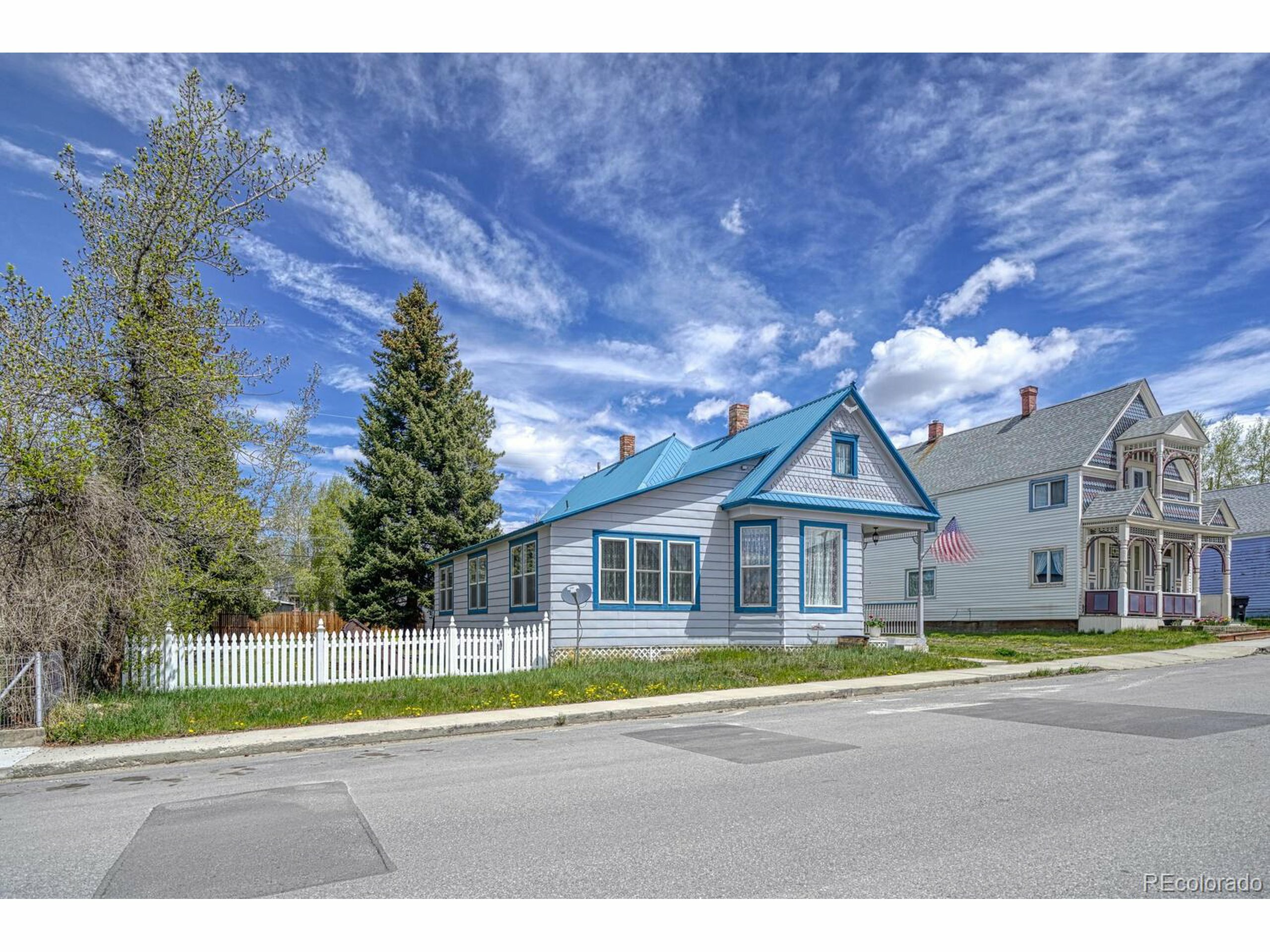 Property Photo:  212 W 6th St  CO 80461 