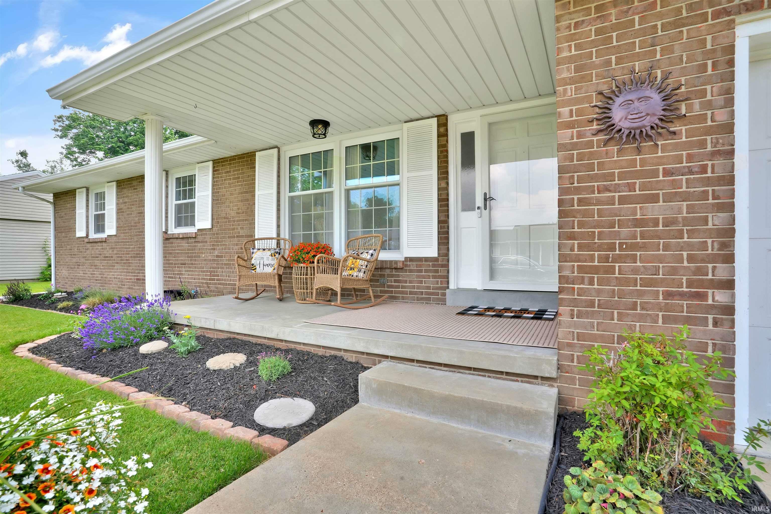 Property Photo: 1908 N Iroquois Drive IN 47715
