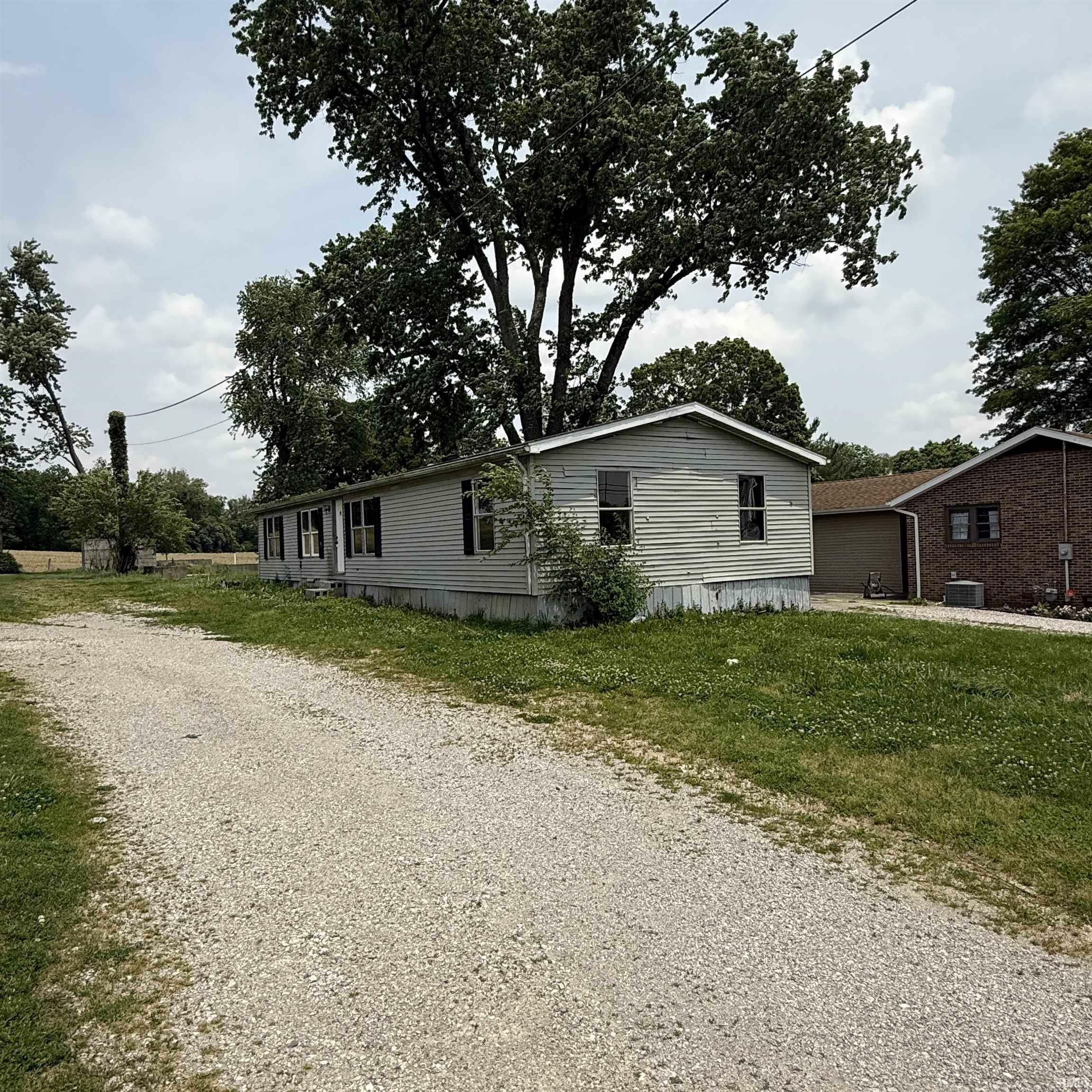 Property Photo: 526 W Brummitt Street IN 47665-8734