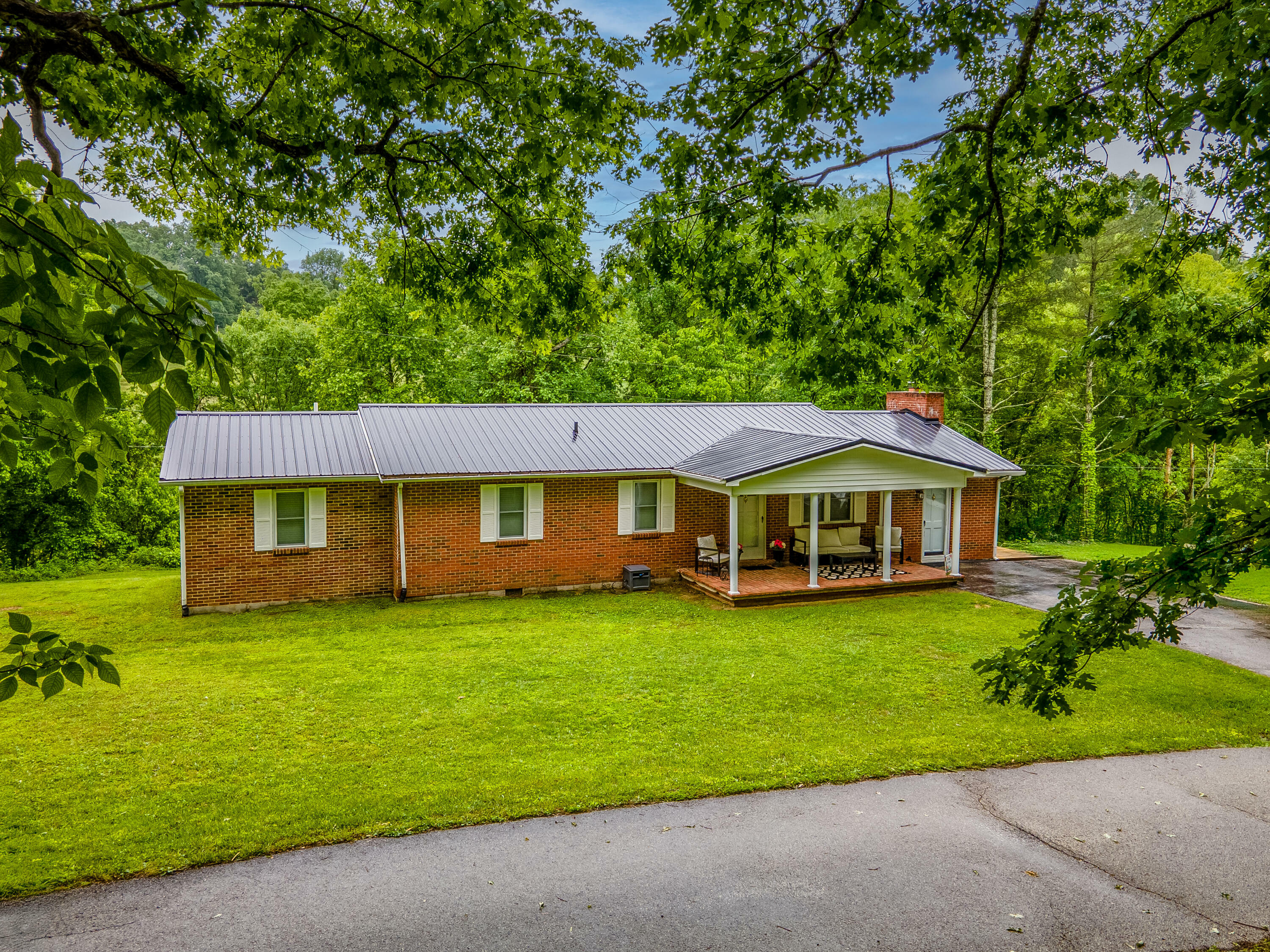 Property Photo: 283 Woodside Lane KY 41472