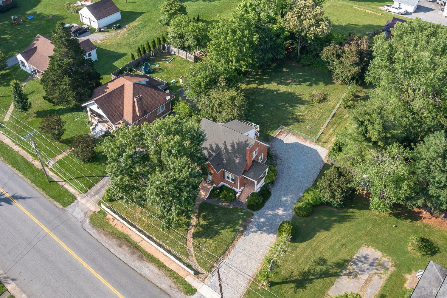 Property Photo:  1210 Oakwood Street  VA 24523 