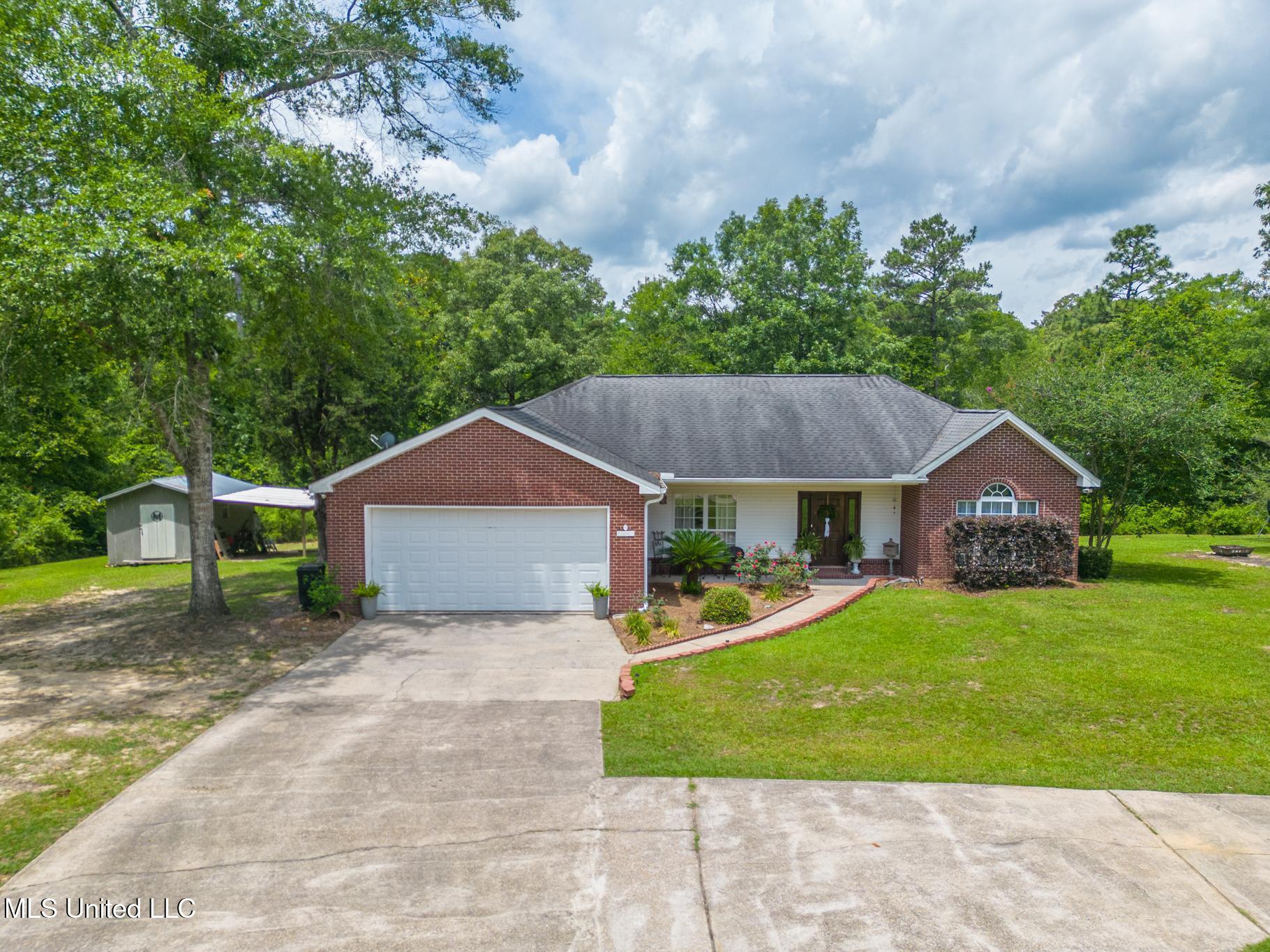 Property Photo:  20 Denson Road  MS 39577 