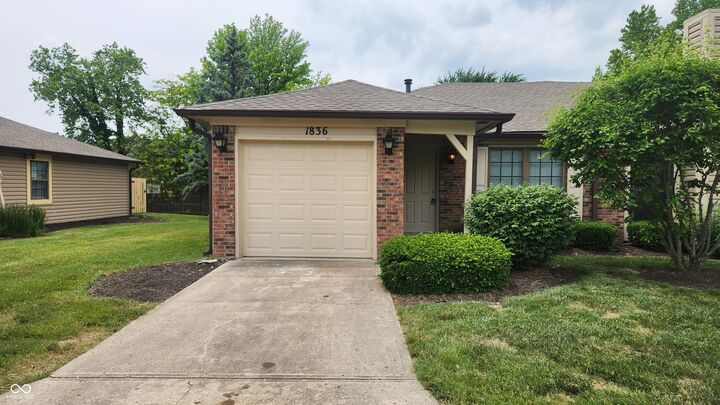 1836 Queensbridge Circle  Indianapolis IN 46219 photo