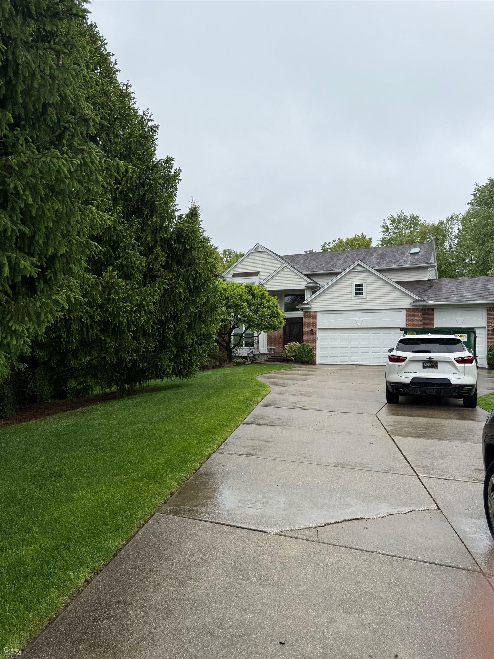 Property Photo: 2801 Waldon Park Drive MI 48359