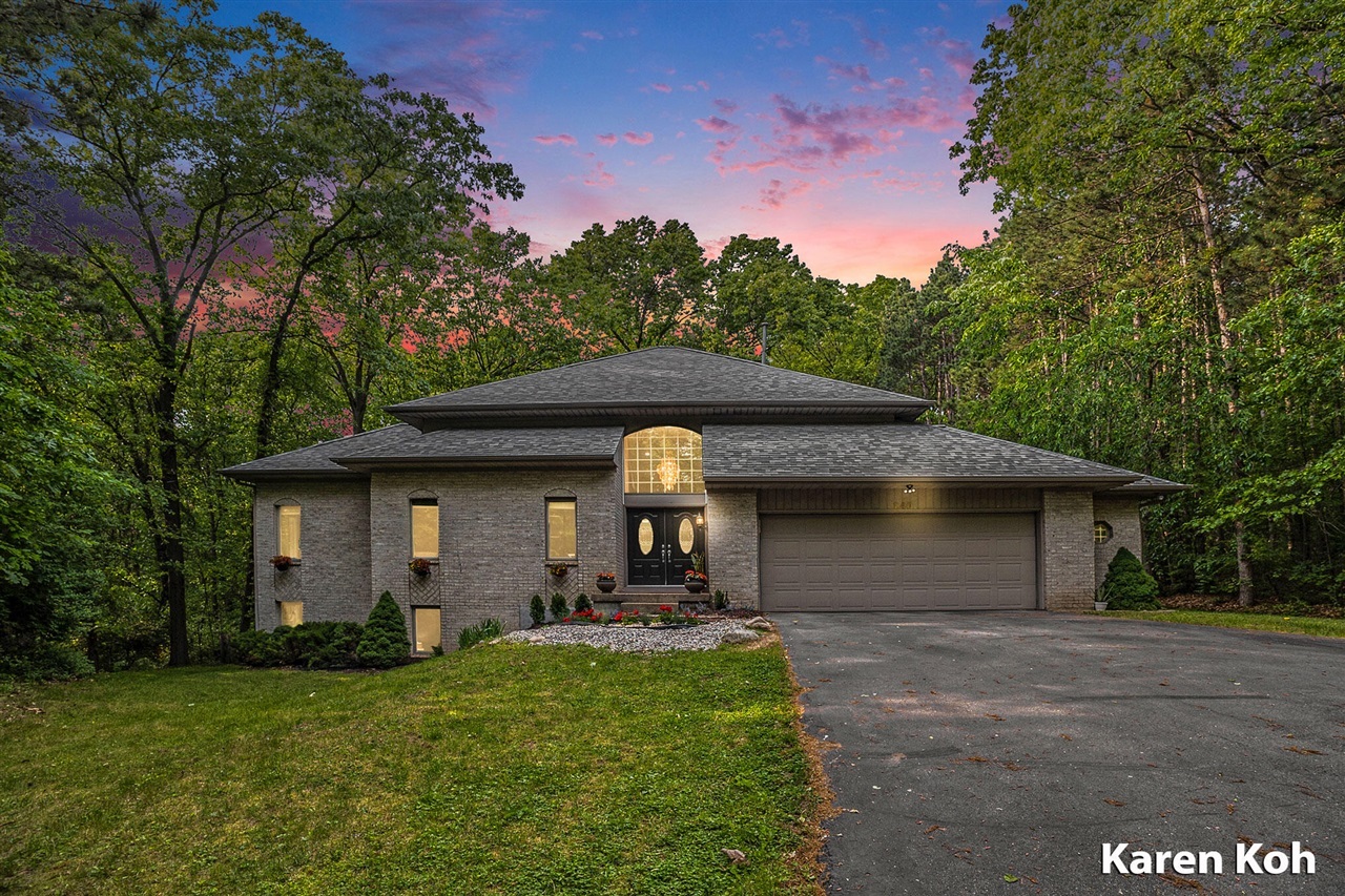 Property Photo: 240 Pettis Avenue MI 49301-9297
