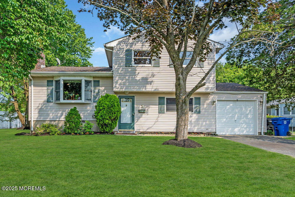 Property Photo: 3 Stratton Place NJ 07748