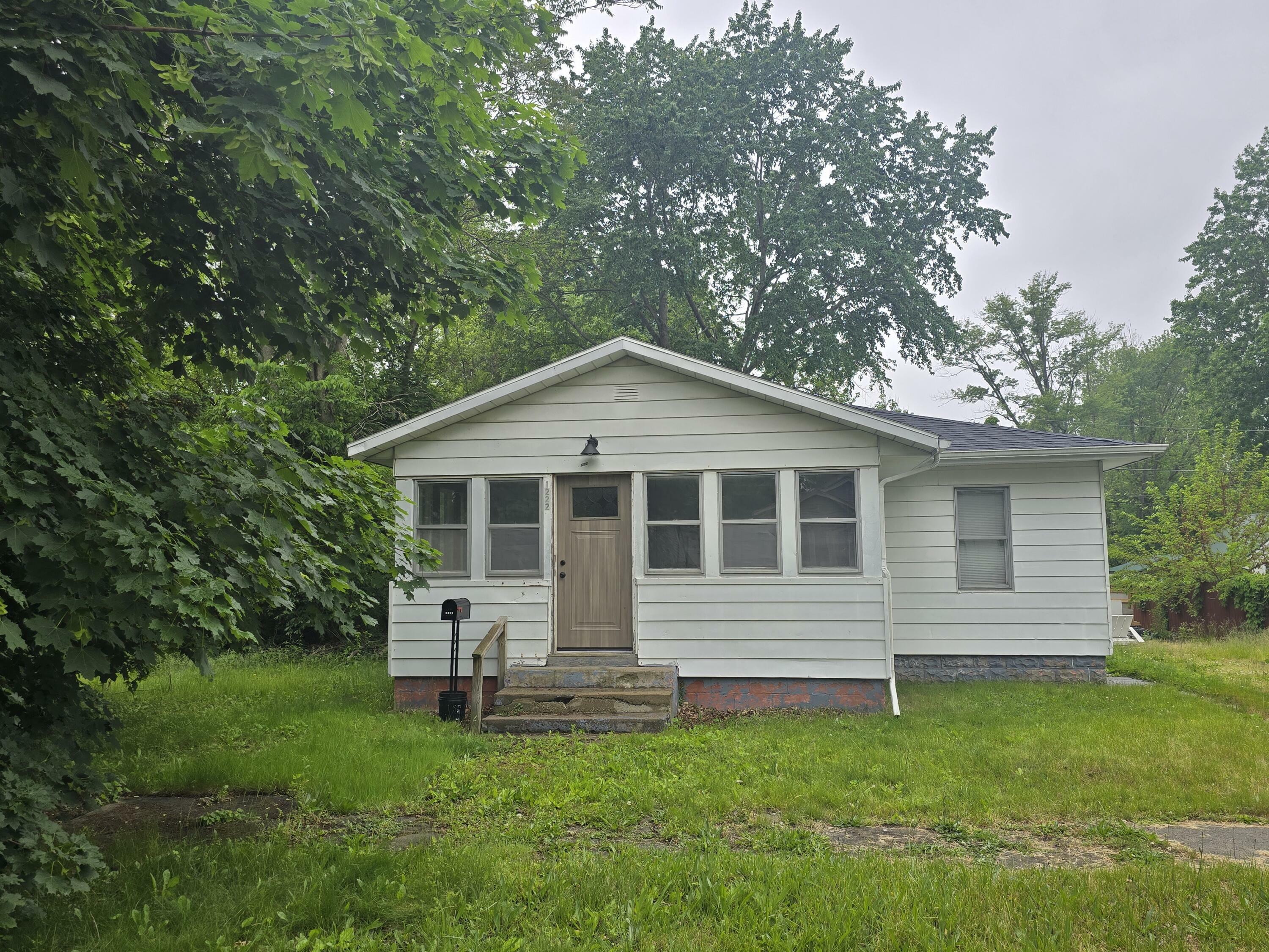 Property Photo: 1222 N 9th Street MI 49120