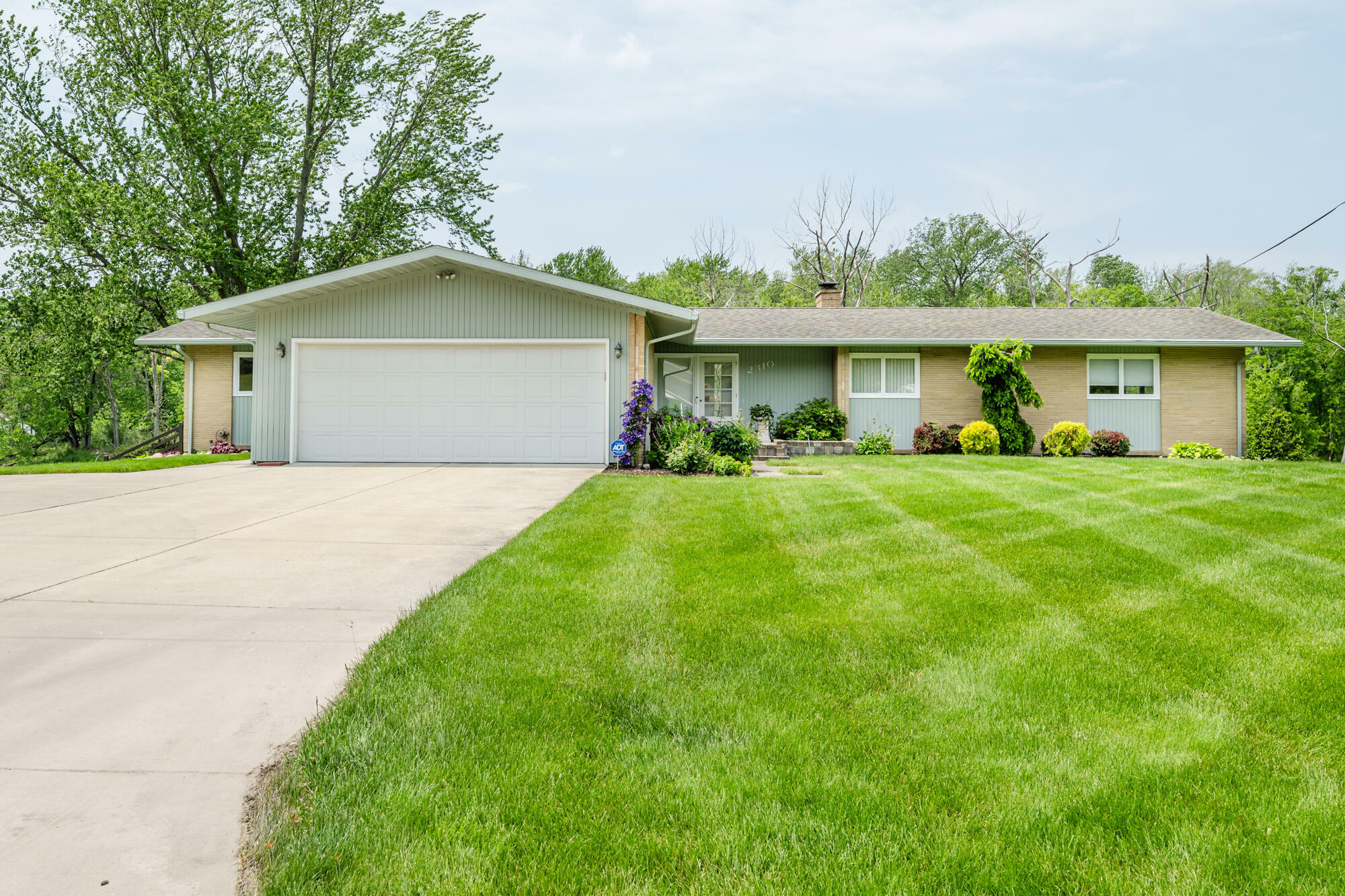 Property Photo: 2310 Riverbend Drive MI 49022